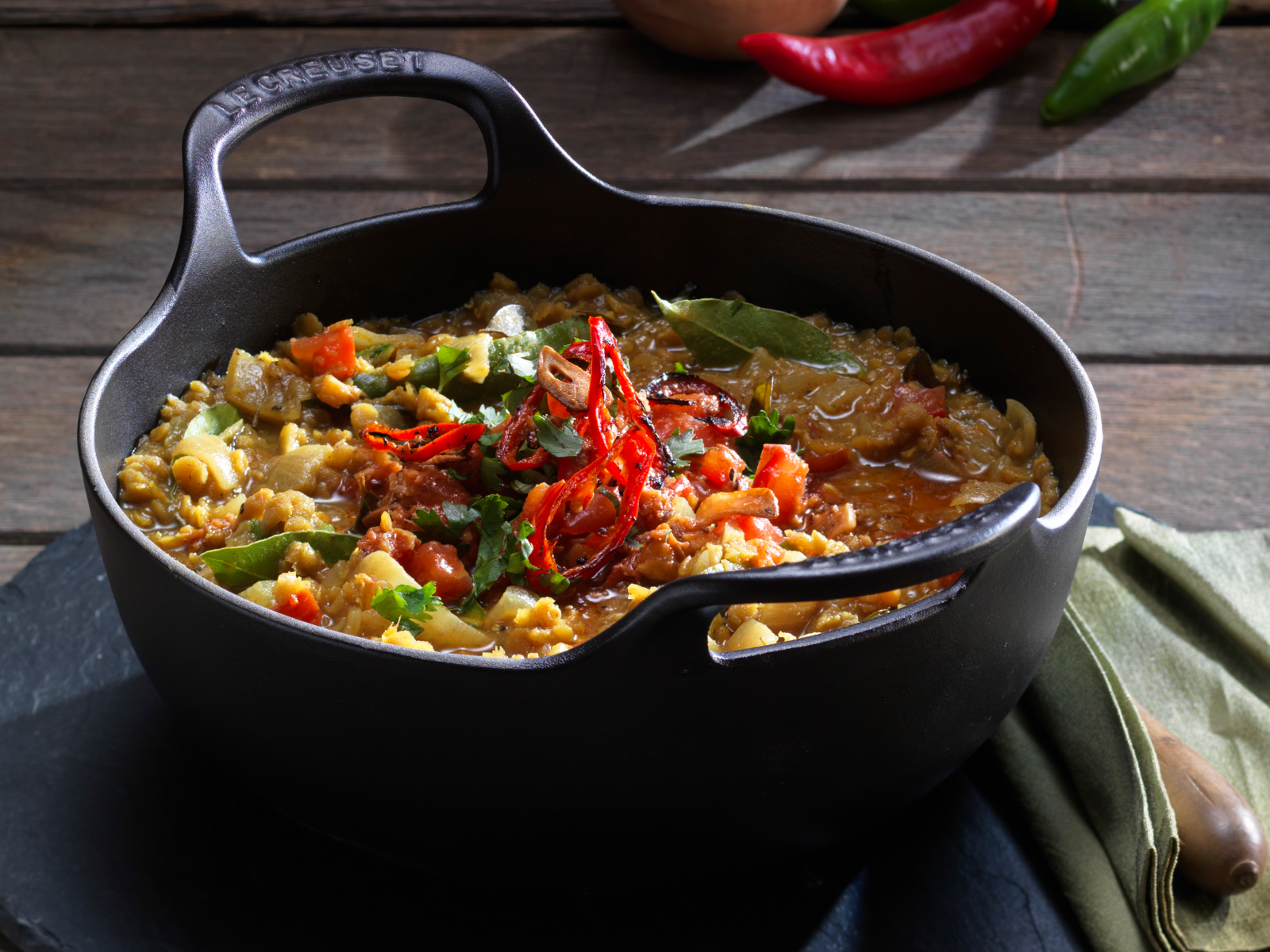 Le Creuset Balti Dish Tradition rund sea salt 24cm Lifestyle 4