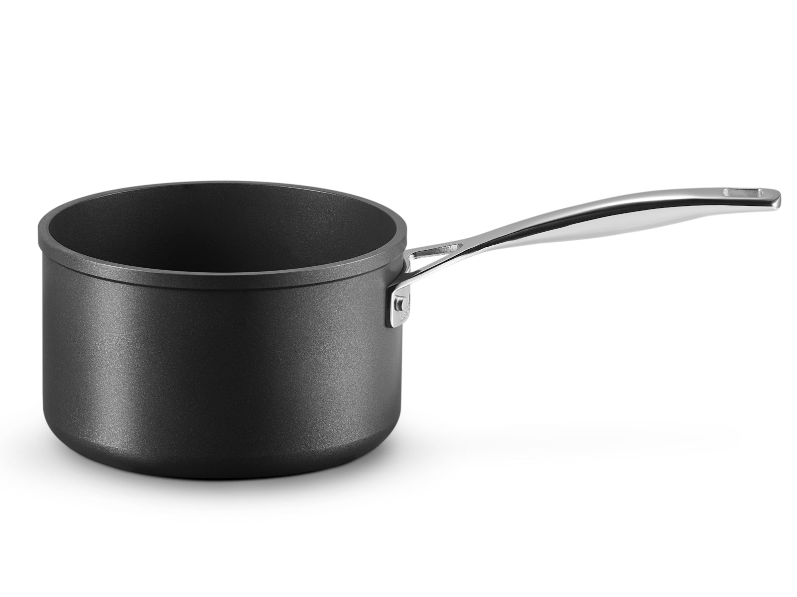 Le Creuset Aluminium-Antihaft Stielkasserolle rund schwarz 18cm Freisteller 1