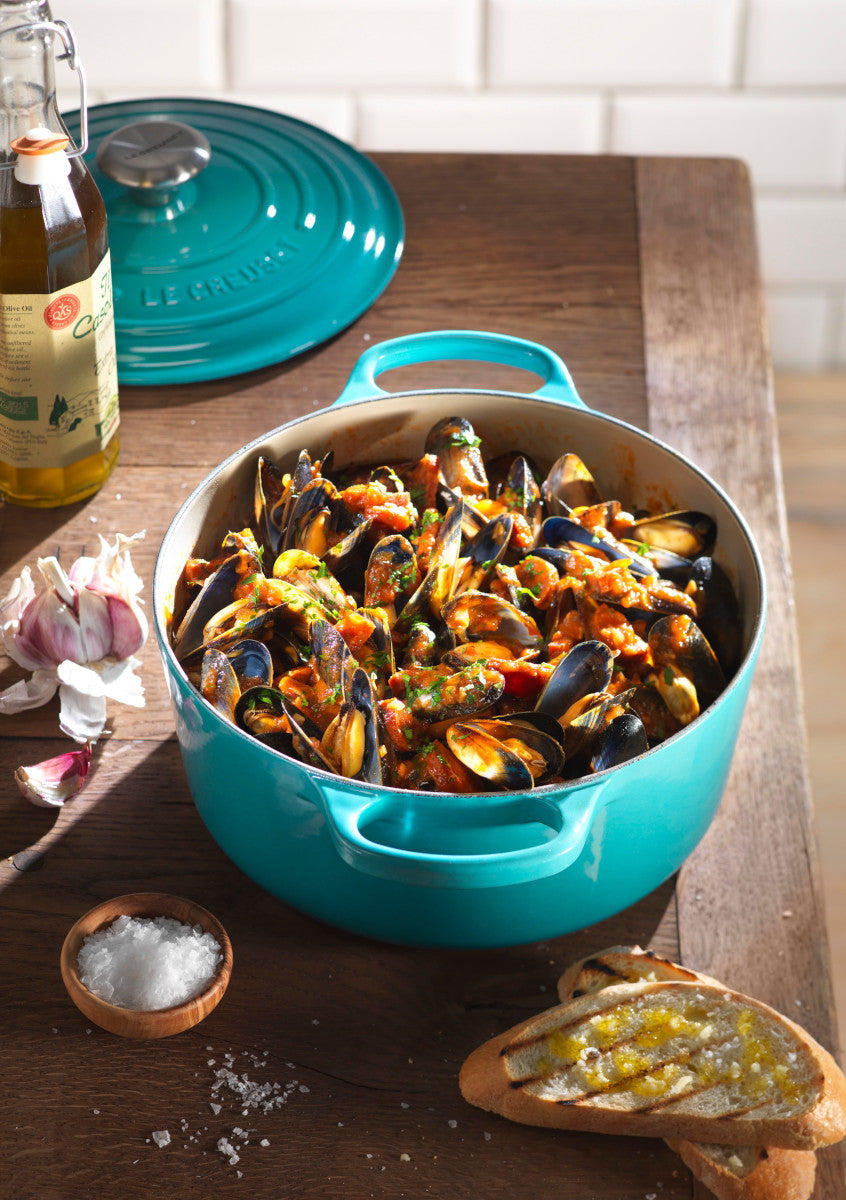 Le Creuset Bräter Signatur oval karibik 25,7cm Lifestyle 1