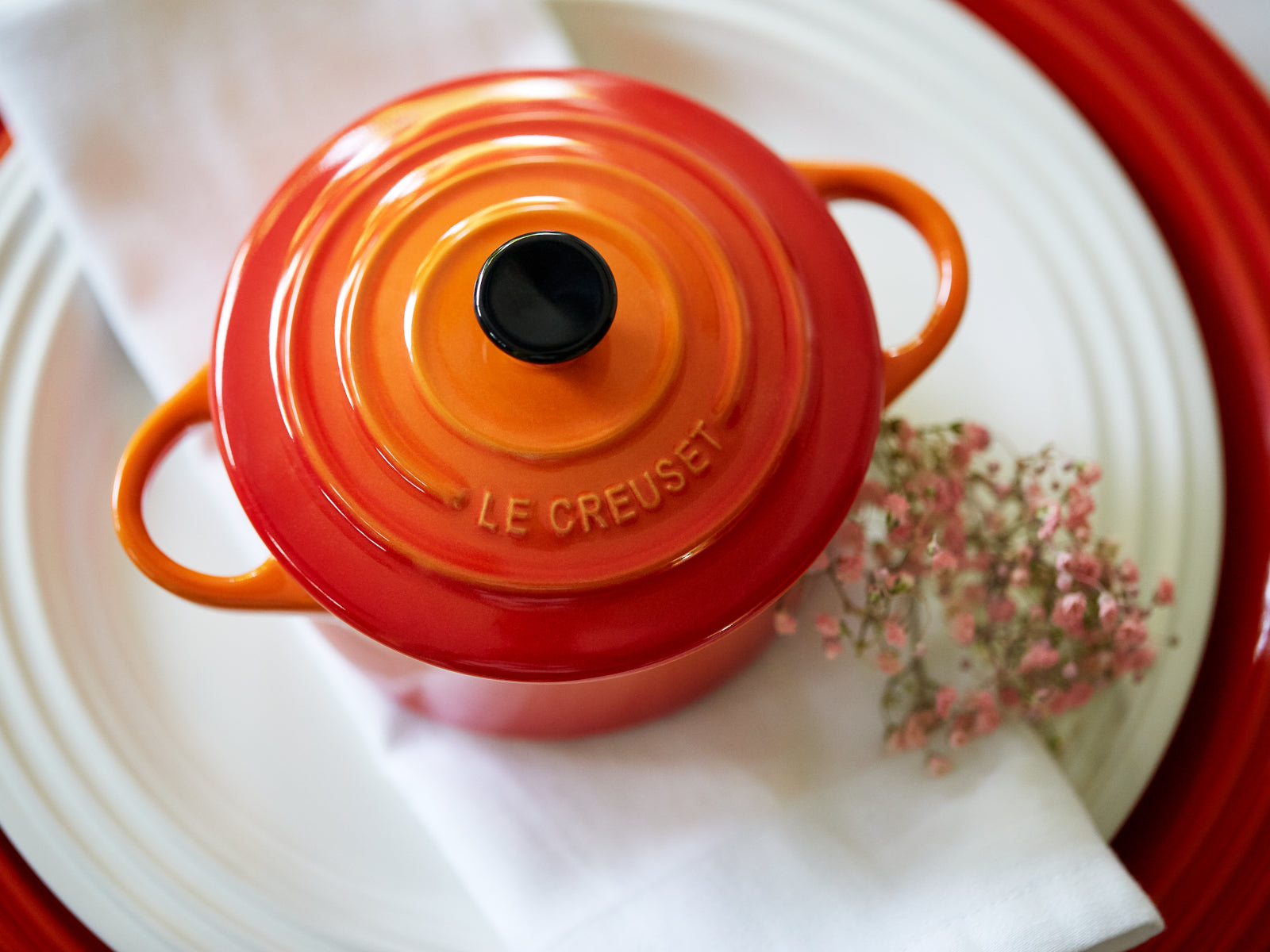 Le Creuset Mini-Cocotte rund ofenrot 14cm Lifestyle 4