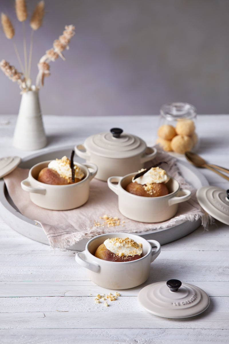 Le Creuset Mini-Cocotte rund meringue 14cm Lifestyle 2