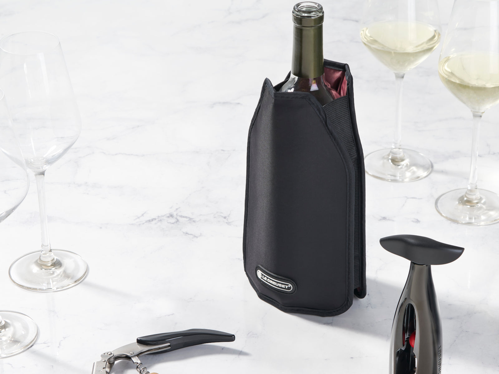 Le Creuset Aktiv-Weinkühler WA-126 schwarz matt Lifestyle 4