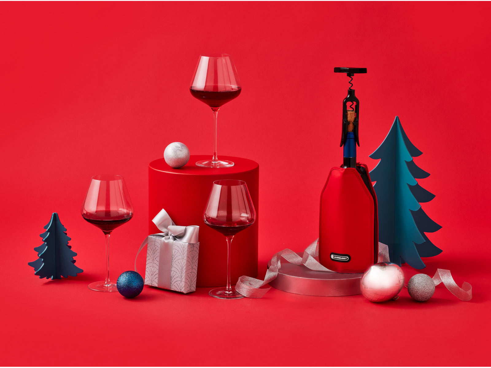 Le Creuset Aktiv-Weinkühler WA-126 kirschrot Lifestyle 4