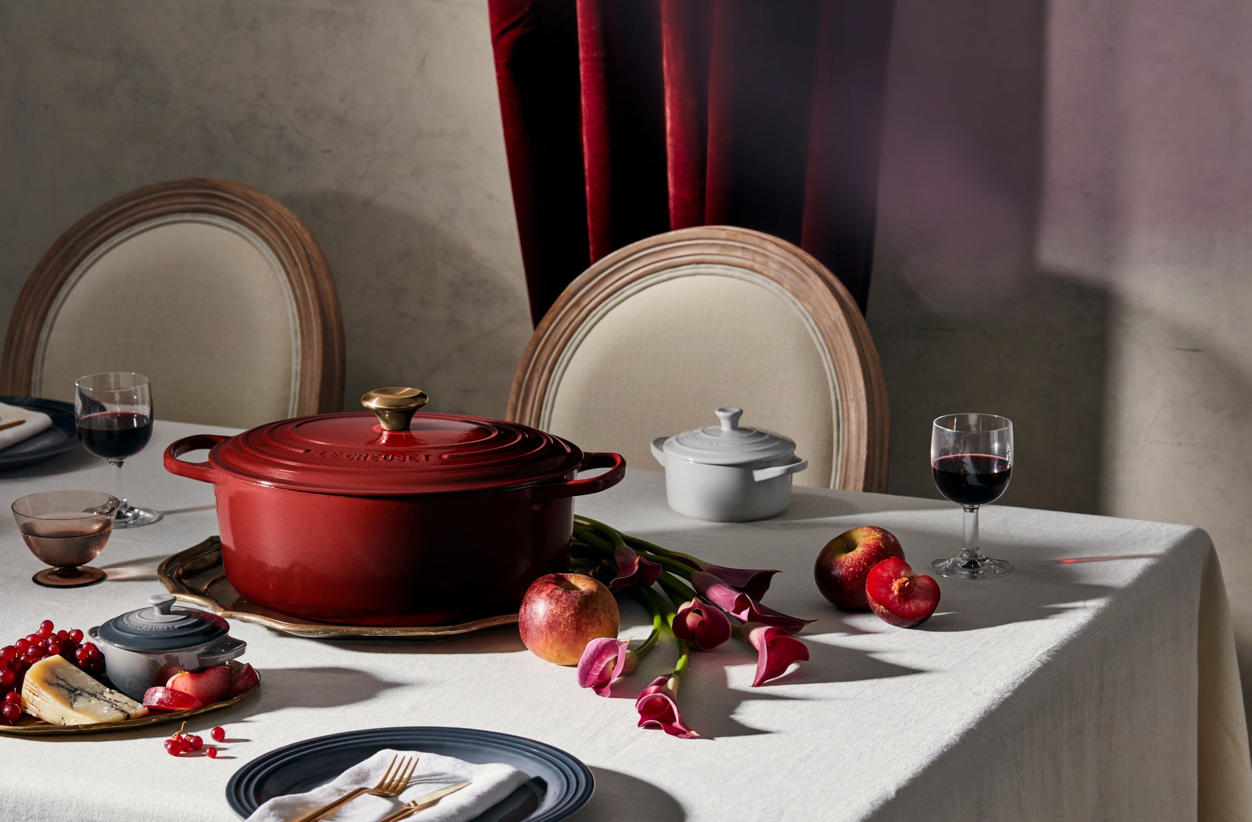 Le Creuset Bräter Signatur oval garnet 25,7cm Lifestyle 2