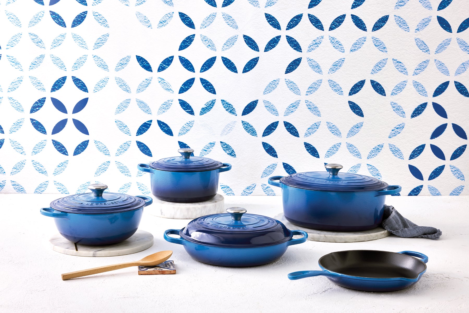 Le Creuset Bräter Signatur oval azure 25,7cm Lifestyle 4