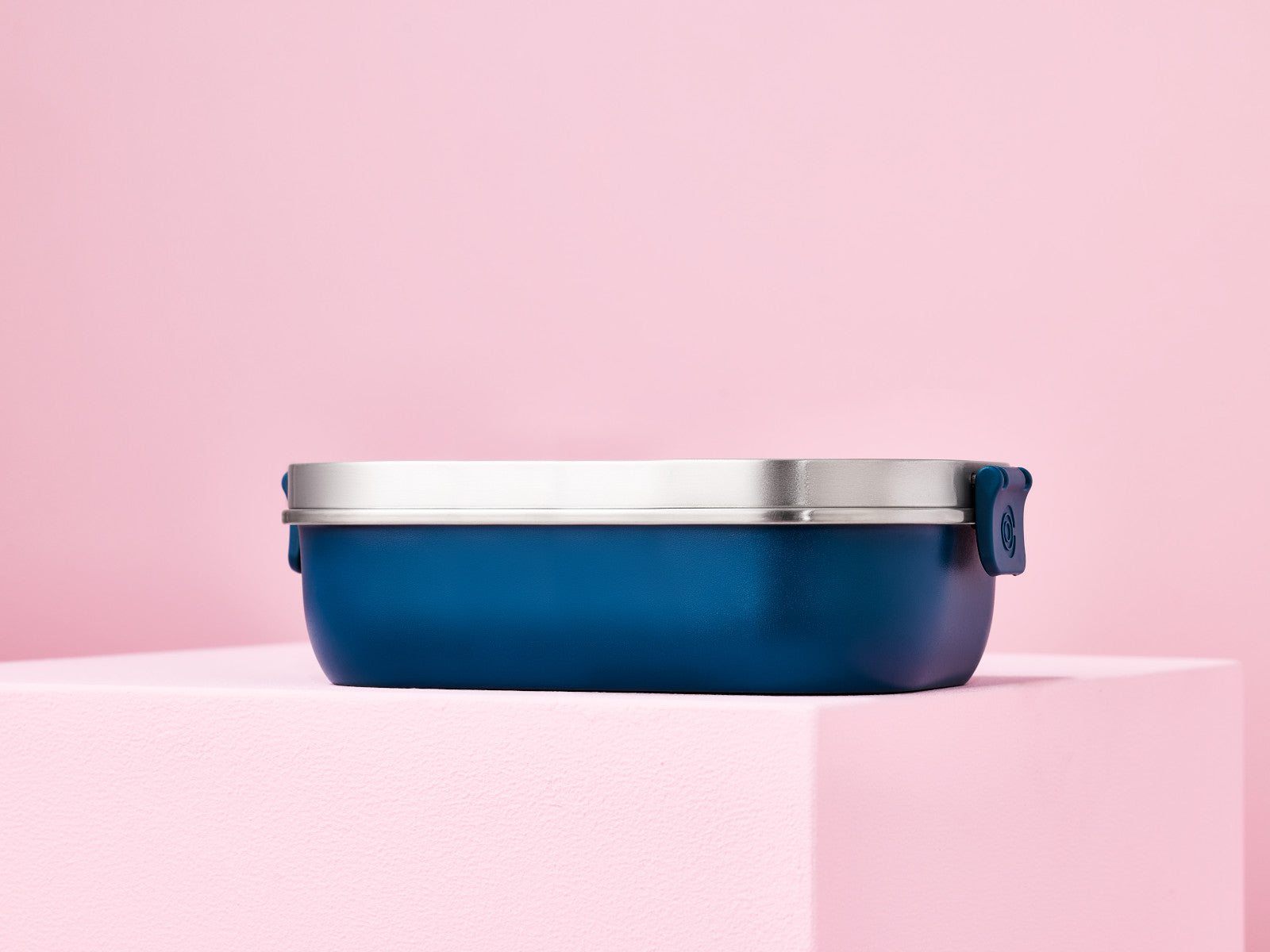 Le Creuset On The Go Lunchbox deep teal 900ml Lifestyle 3