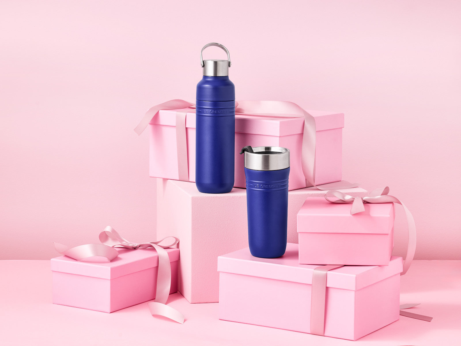 Le Creuset On The Go Trinkflasche azure 1l Lifestyle 3