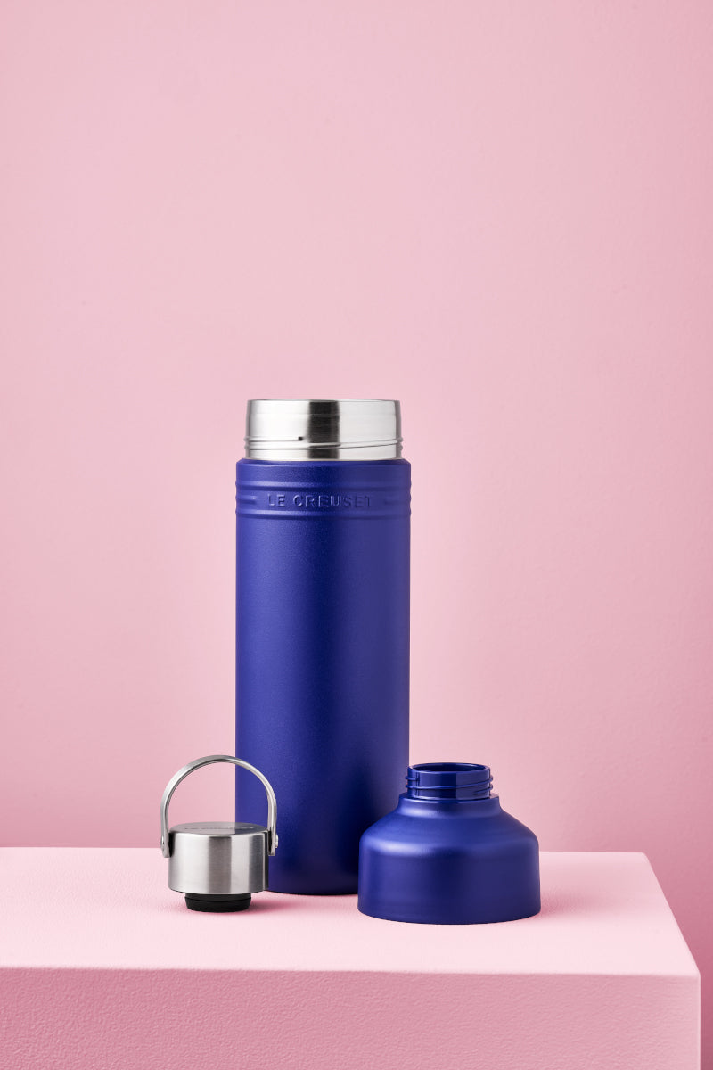 Le Creuset On The Go Trinkflasche azure 1l Lifestyle 4
