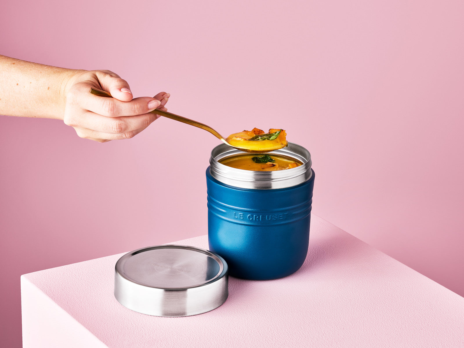 Le Creuset On The Go Thermobehälter deep teal 500ml Lifestyle 6