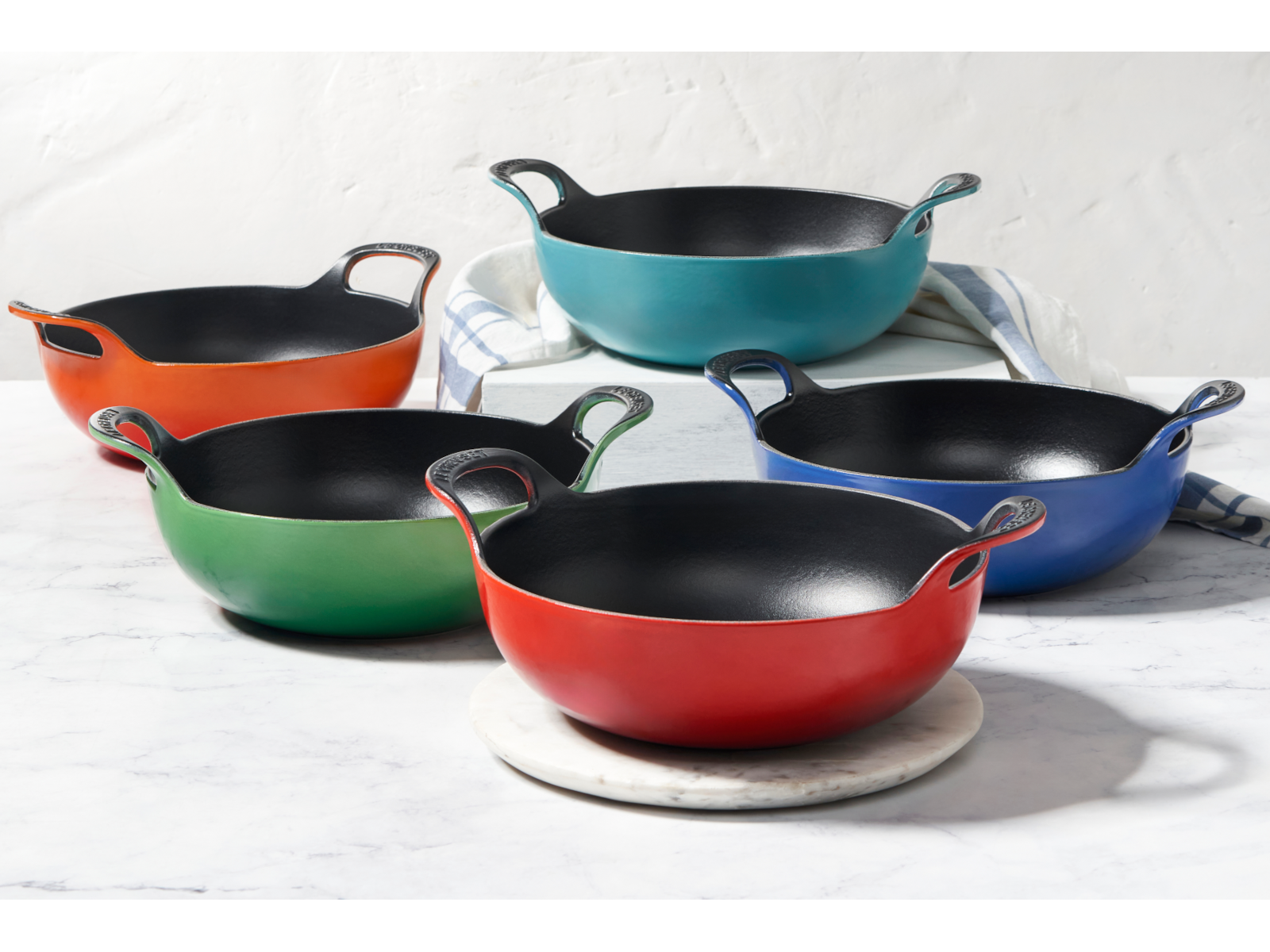 Le Creuset Balti Dish Tradition rund ofenrot 24cm Lifestyle 3