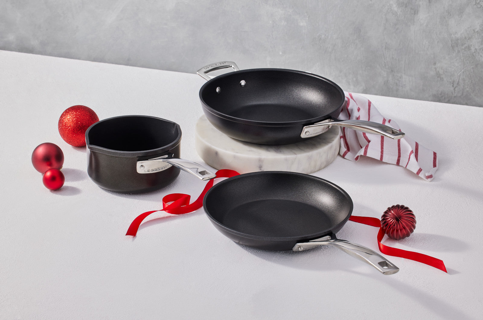 Le Creuset Aluminium-Antihaft Kochset 3tlg Lifestyle 3