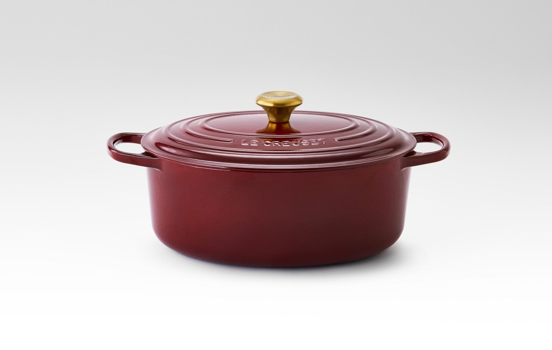 Le Creuset Bräter Signatur oval garnet 25,7cm Lifestyle 1