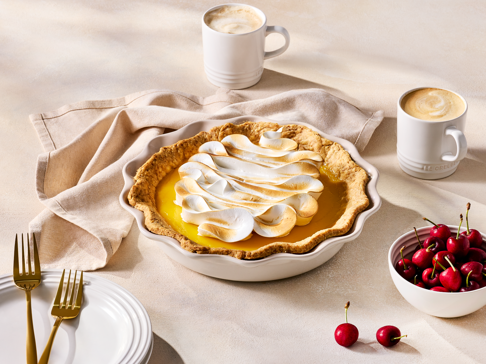 Le Creuset Pie-Form ofenrot 23cm Lifestyle 2