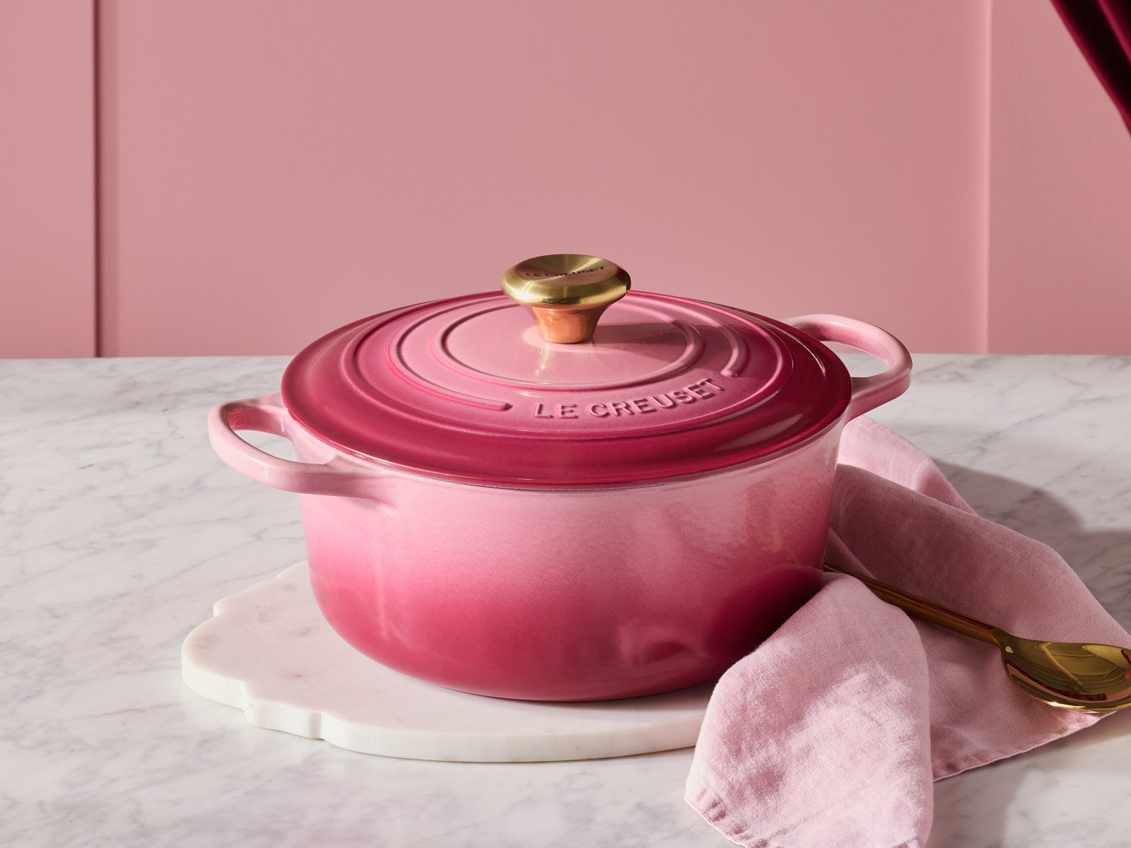 Les Creuset Bräter Signature rund berry 24cm Lifestyle 5