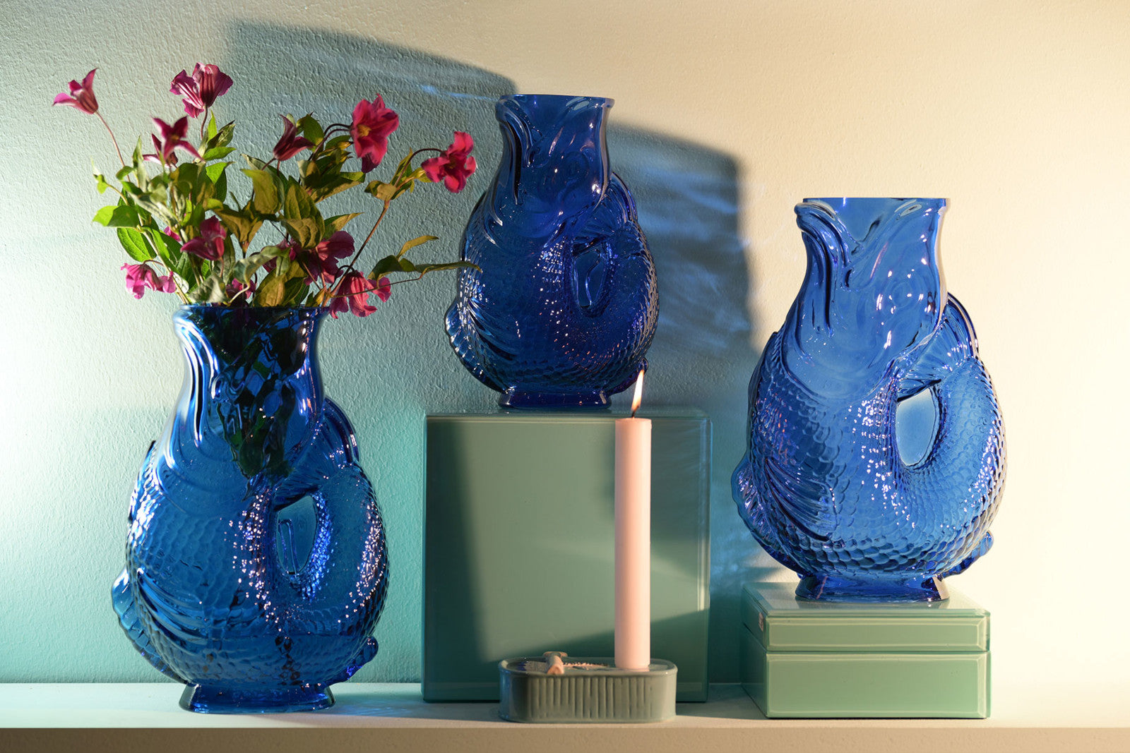 Giftcompany Jacquard Fischvase S blau 24cm Lifestyle 1