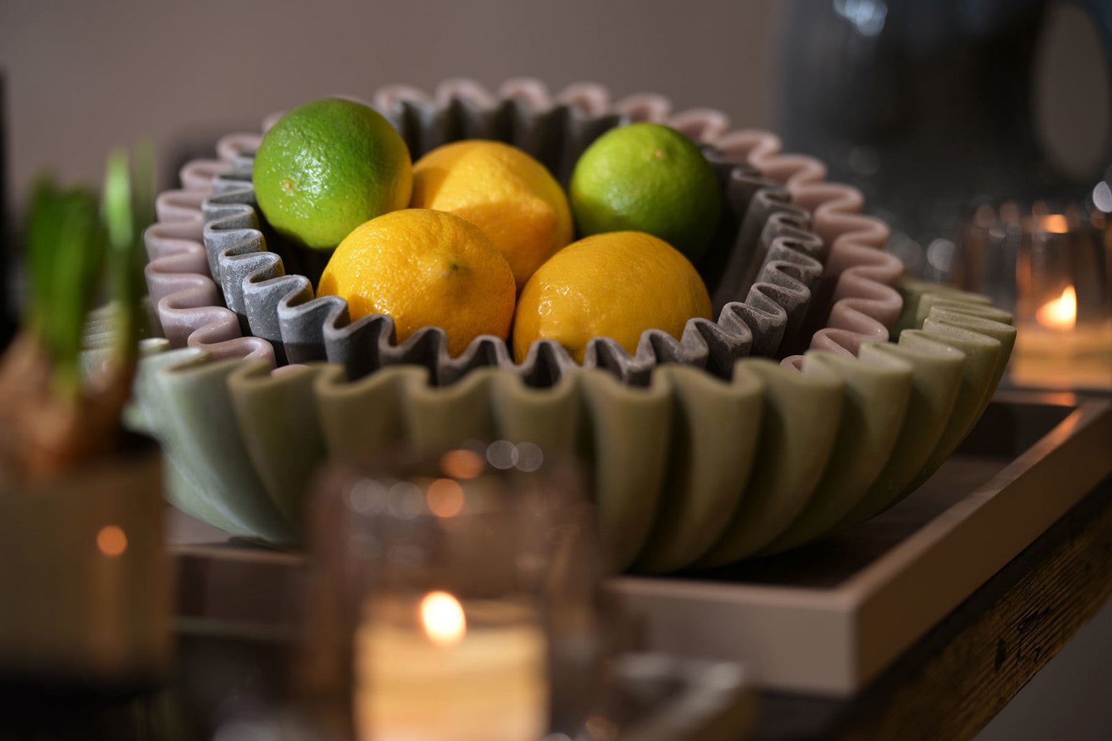 Giftcompany Neo Tablett rechteckig grau 30cm Lifestyle 2