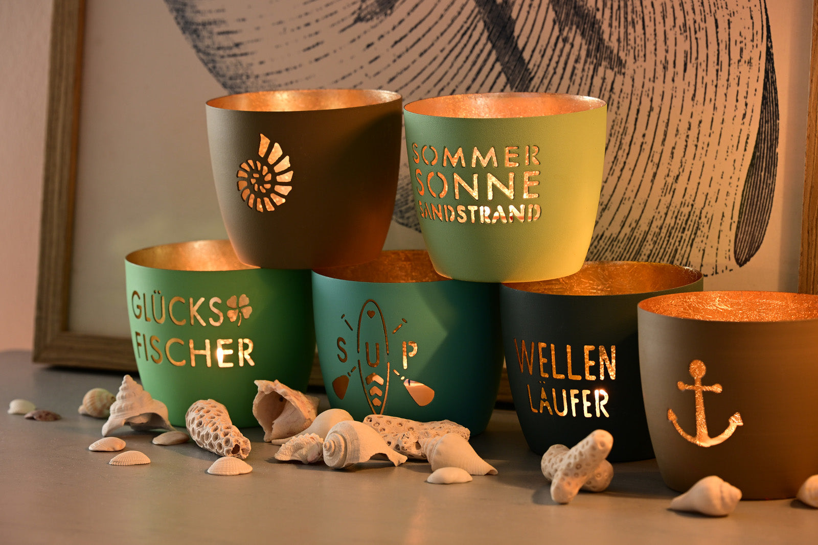 Giftcompany Madras Windlicht M Happy camper pastellgrün/gold 8,5cm Lifestyle 1