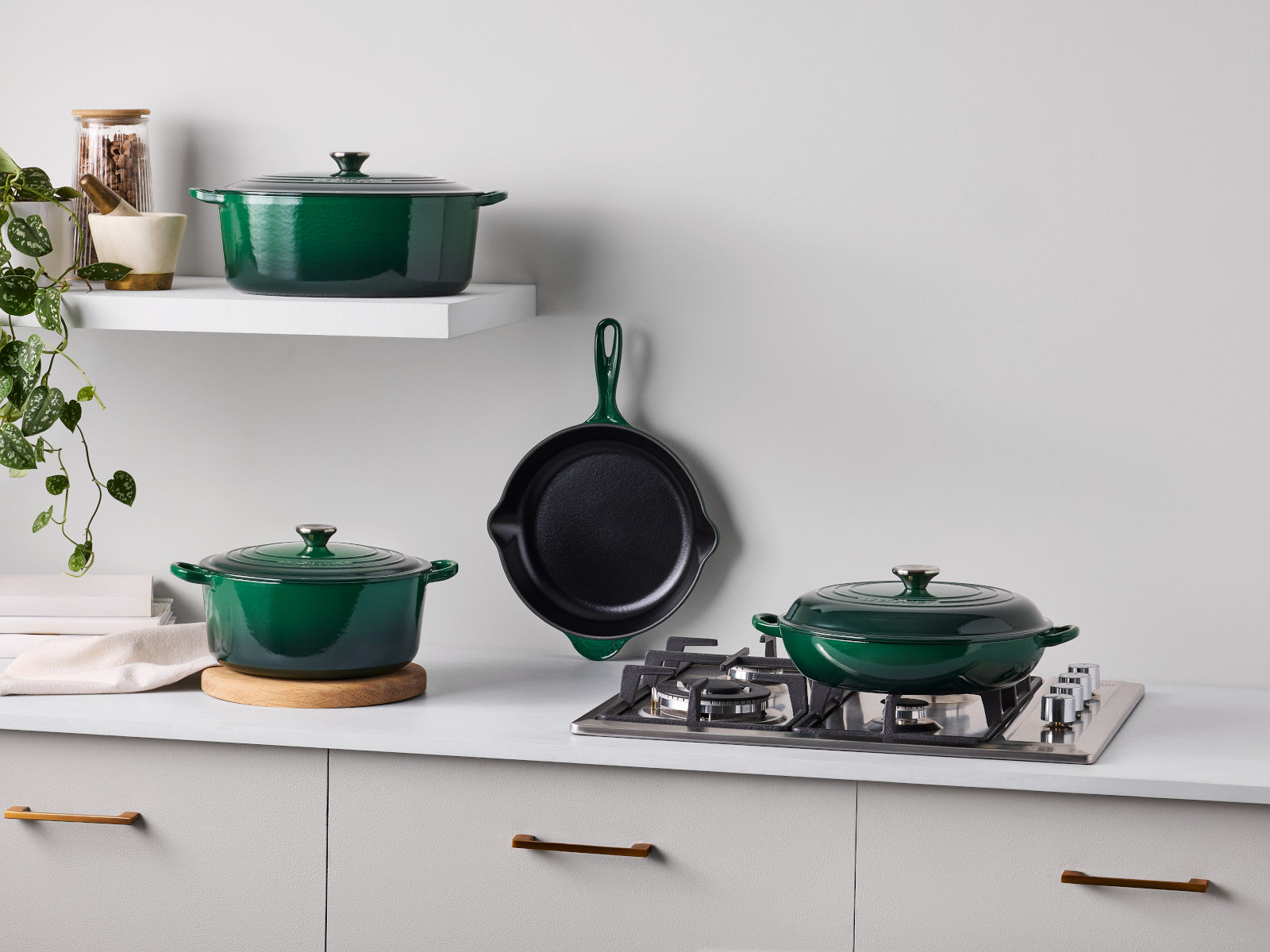Le Creuset Bräter Tradition rund juniper 26cm Lifestyle 2