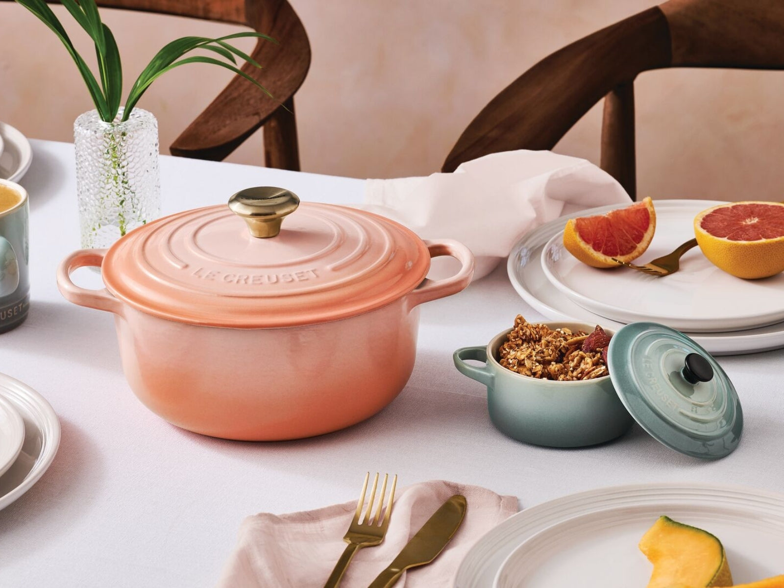 Le Creuset Bräter Signature rund mit Goldknopf pêche 20cm - Produktbild 6