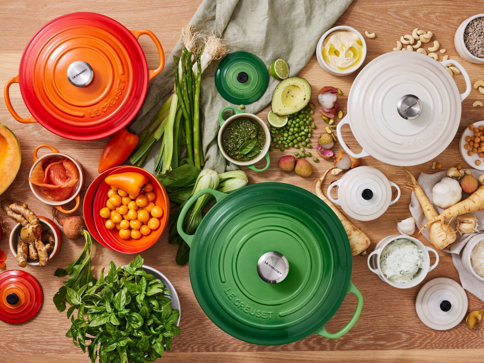 Le Creuset Bräter Signature rund schwarz matt 34cm Lifestyle 4