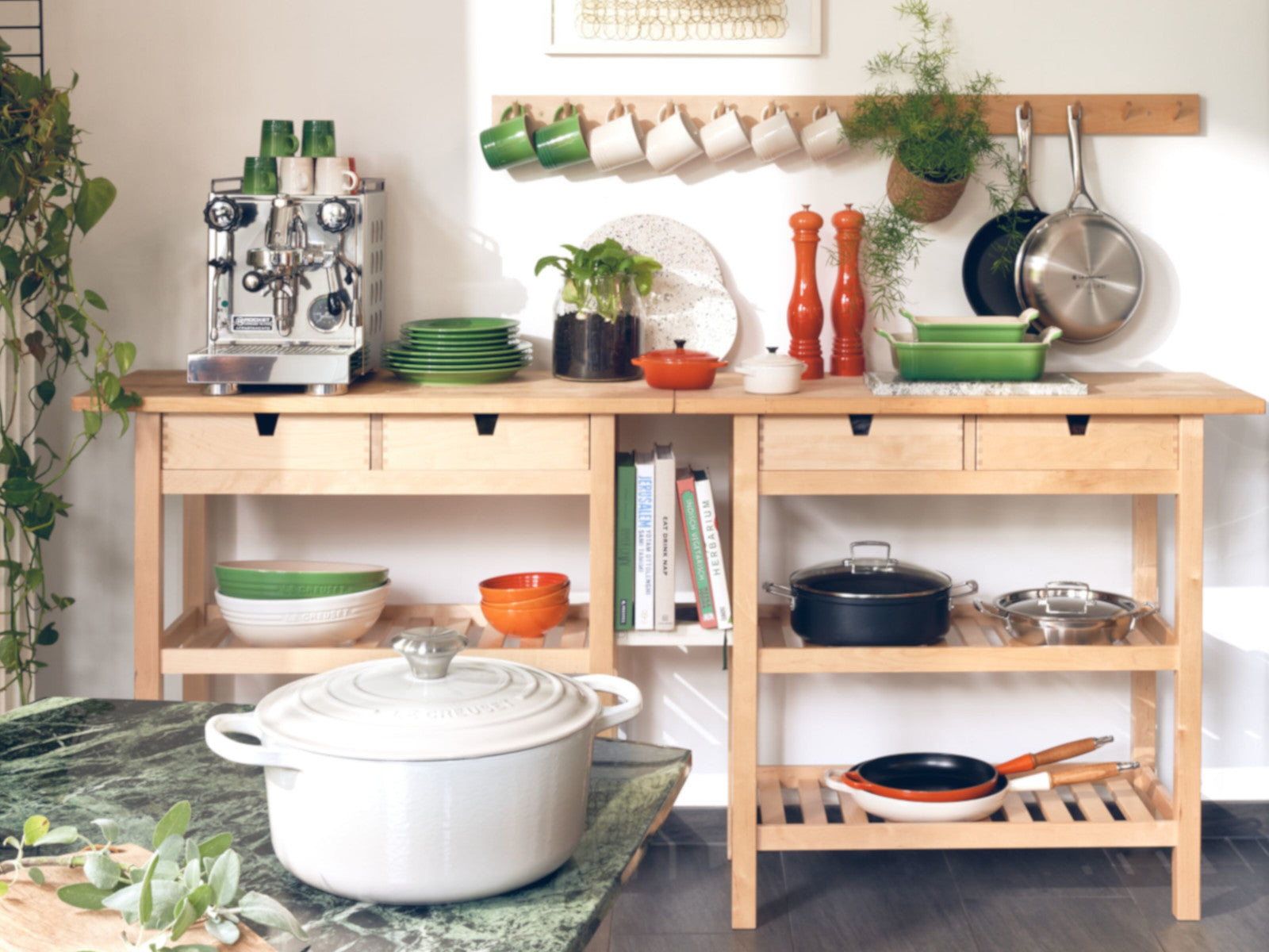 Le Creuset Bräter Signature oval meringue 33cm Lifestyle 1