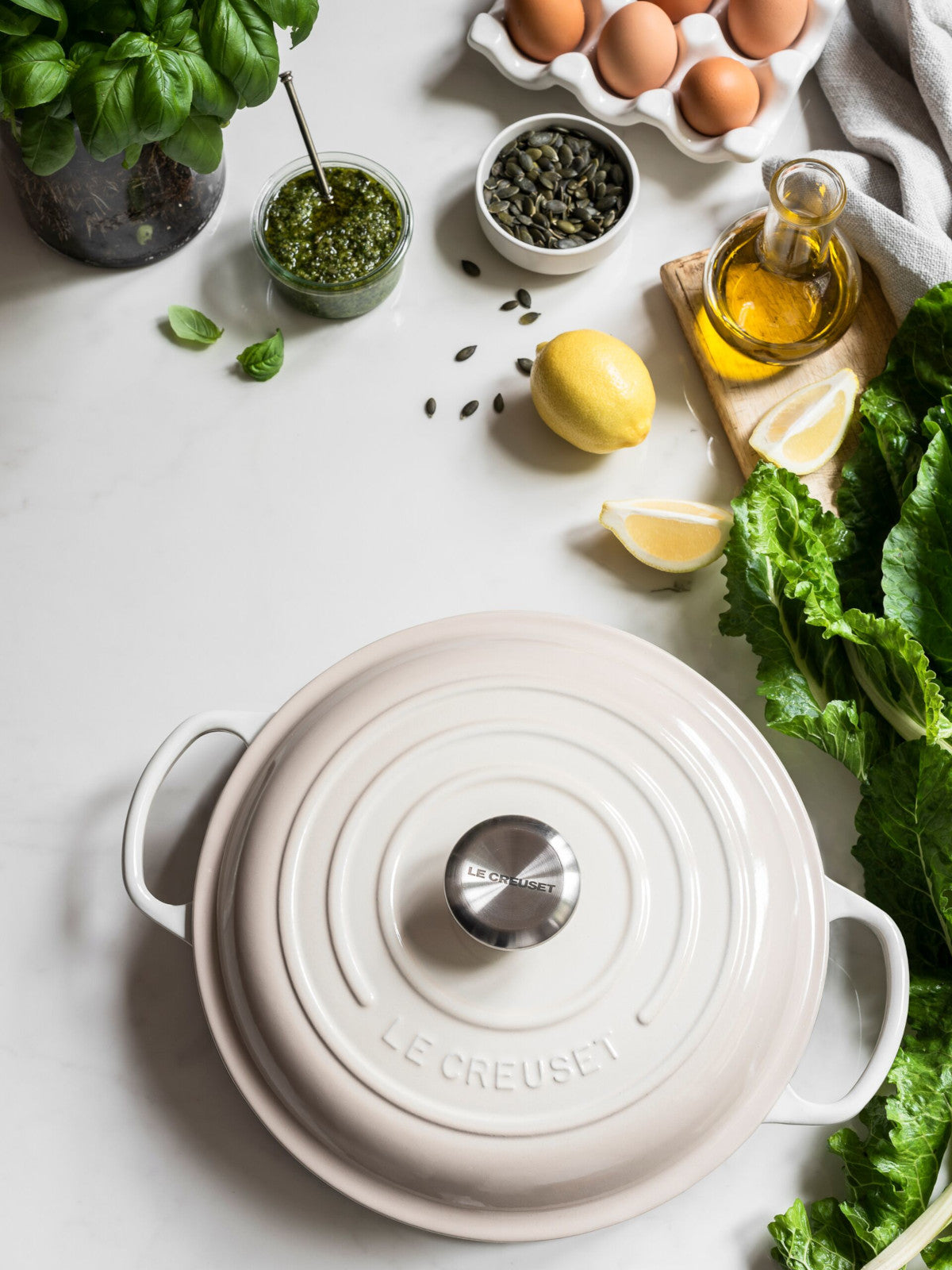 Le Creuset Gourmet-Profitopf Signature kirschrot 26cm Lifestyle 2