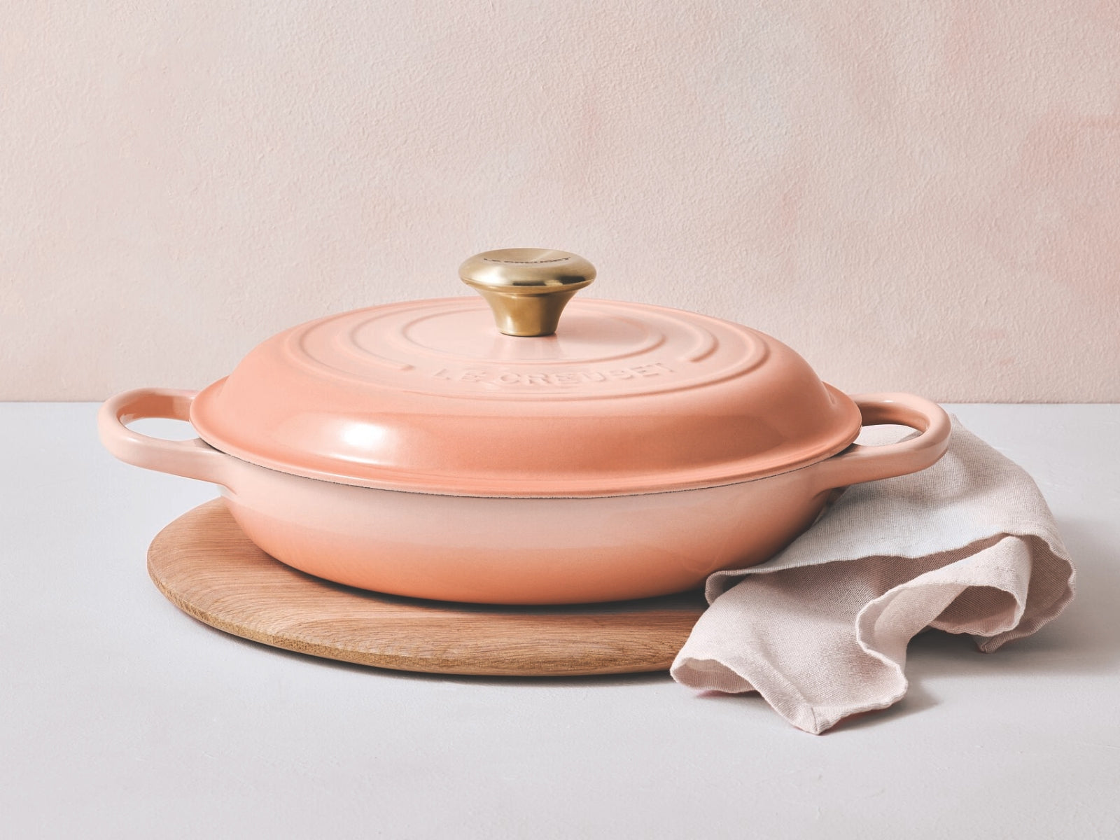 Le Creuset Gourmet-Profitopf Signature rund mit Goldknopf pêche 26cm - Produktbild 9