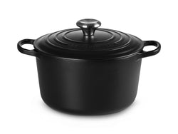 Le Creuset Bräter hoch Signature rund schwarz matt 24cm Freisteller 1