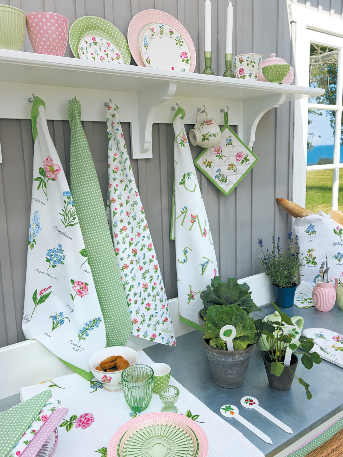 Greengate Agnes Geschirrtuch bedruckt letter white 70x50cm Lifestyle 3