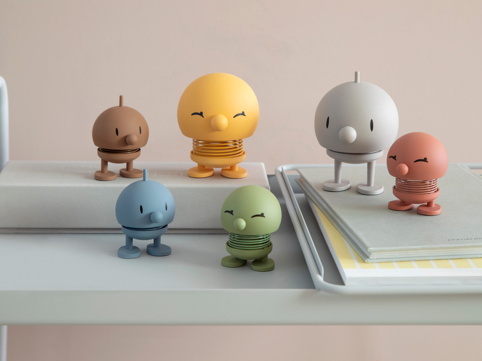 Hoptimist Soft Bimble S Ruby 7,6cm Lifestyle 3