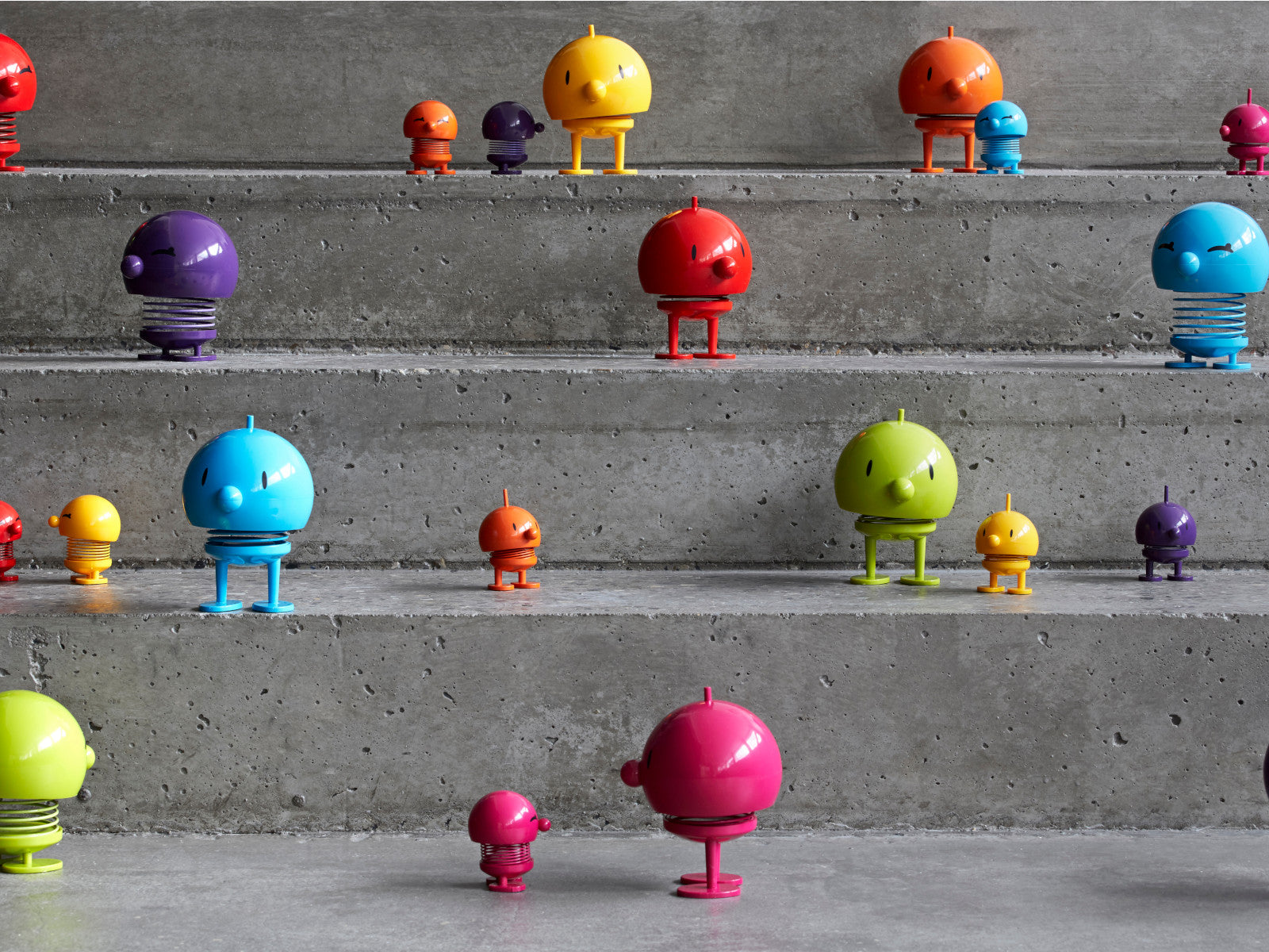 Hoptimist Soft Bumble S Yellow 7,6cm Lifestyle 1