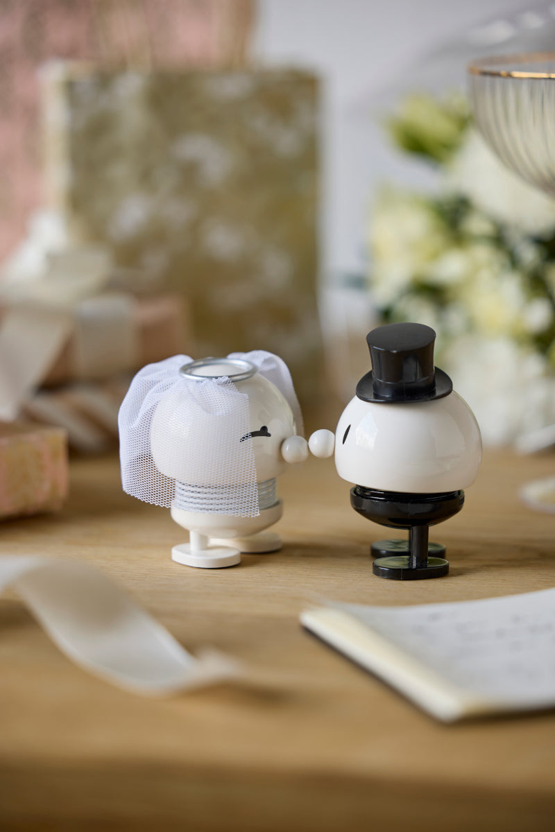 Hoptimist Bride & Groom White 8,5cm Lifestyle 1