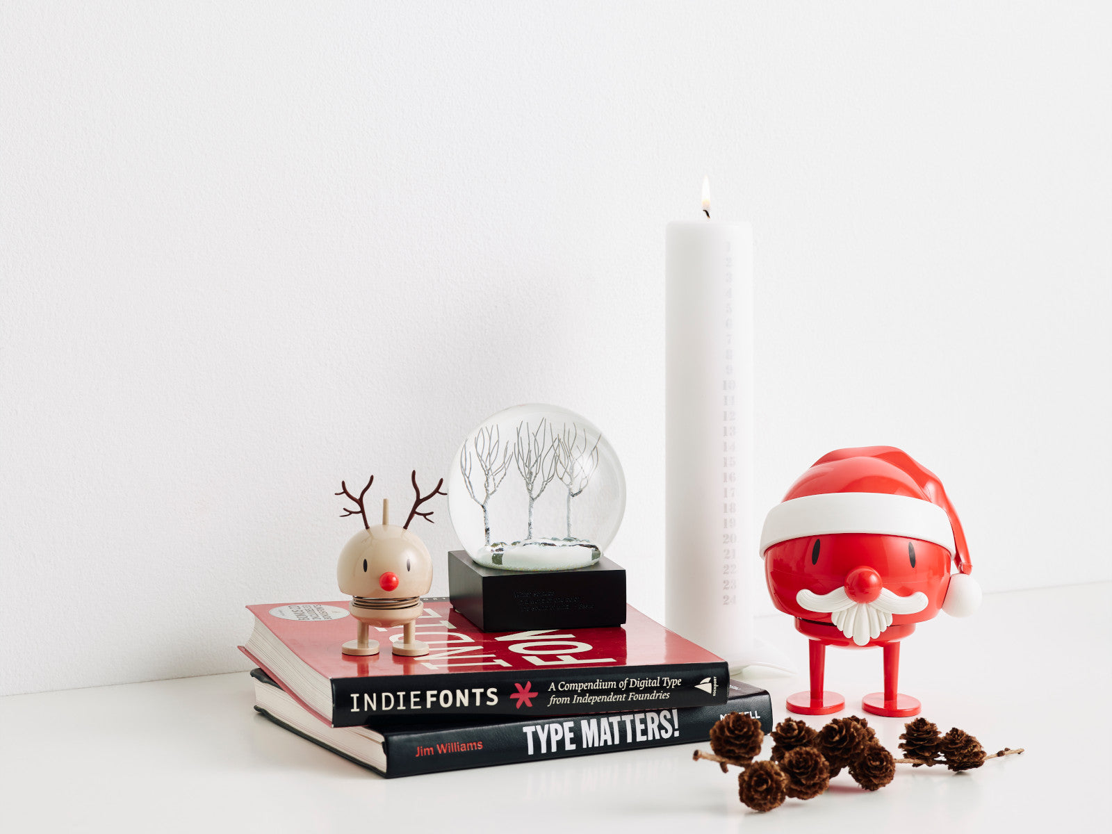 Hoptimist Santa Claus Bumble S red 7,2cm Lifestyle 4