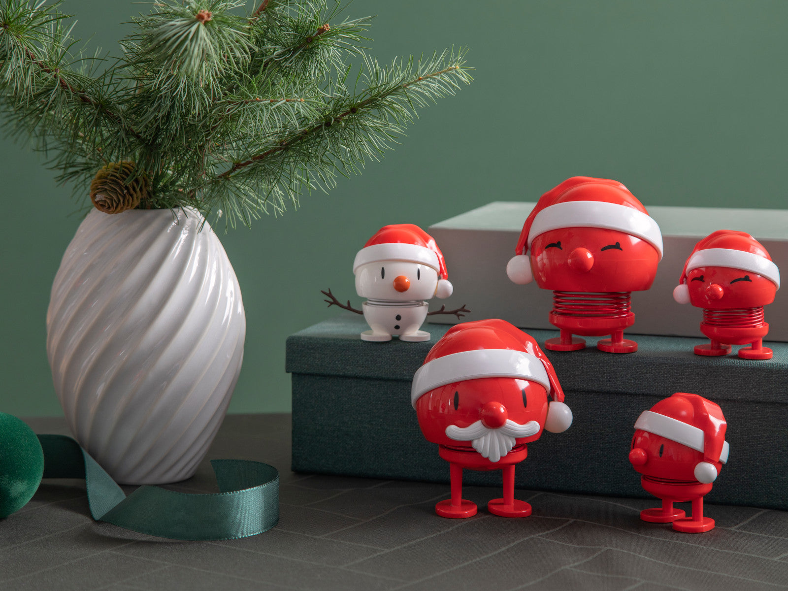 Hoptimist Santa Snowman S white 7,2cm Lifestyle 4