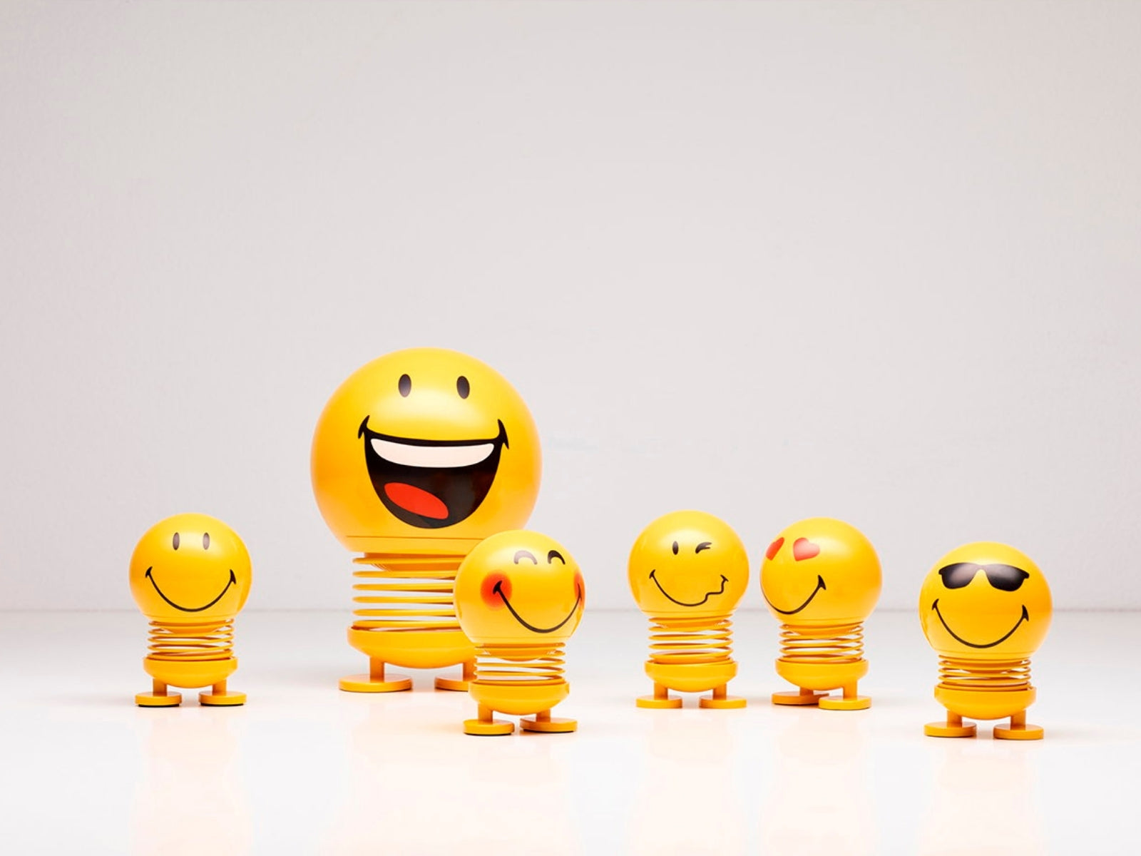 Hoptimist Smiley S yellow 6,6cm - Produktbild 6