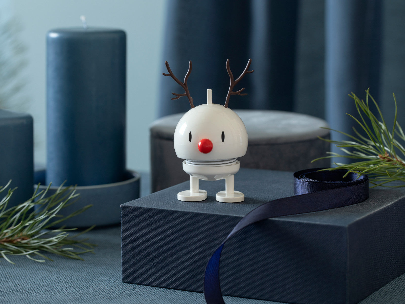 Hoptimist Reindeer Bumble S white 9,5cm Lifestyle 1