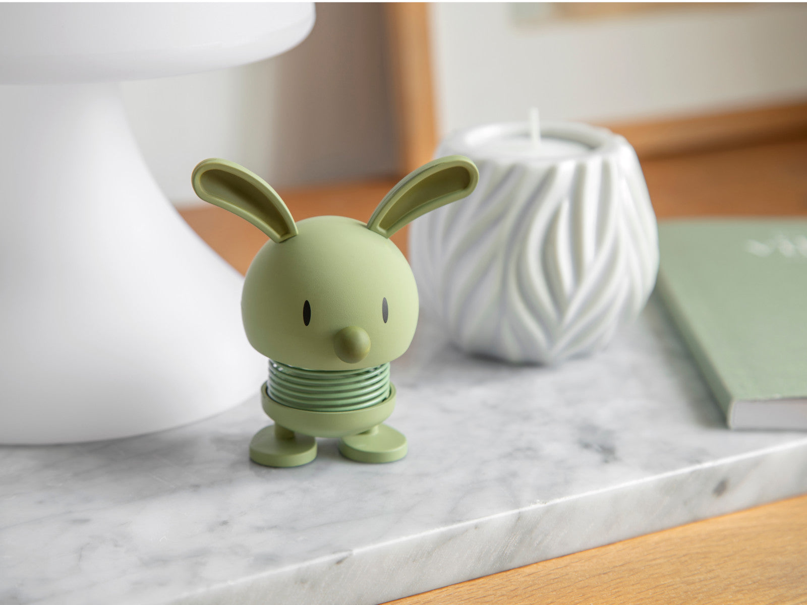 Hoptimist Soft Bunny S Olive 6,8cm Lifestyle 2