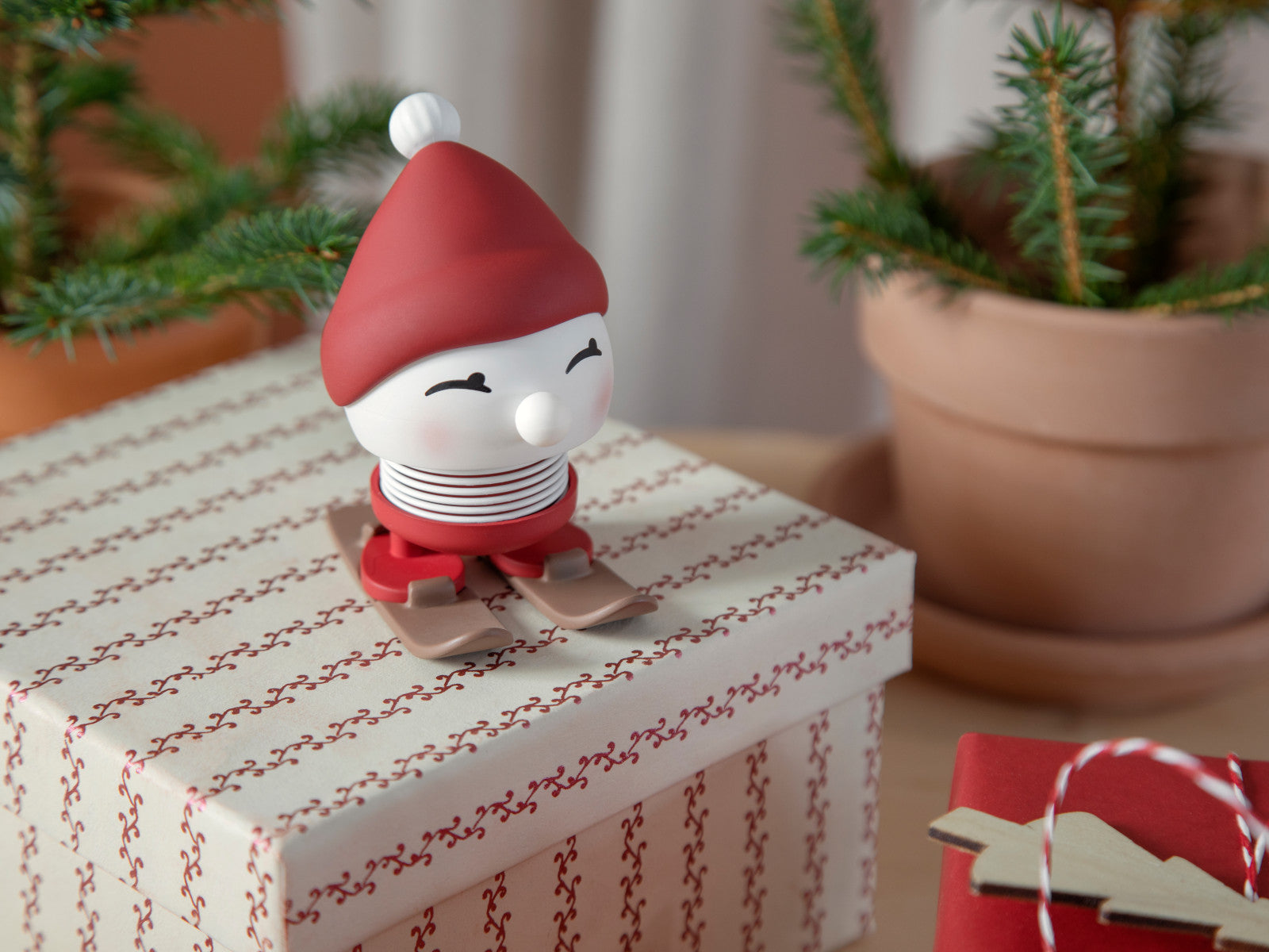 Hoptimist Soft Skiing Bumble S berry 7,2cm Lifestyle 4