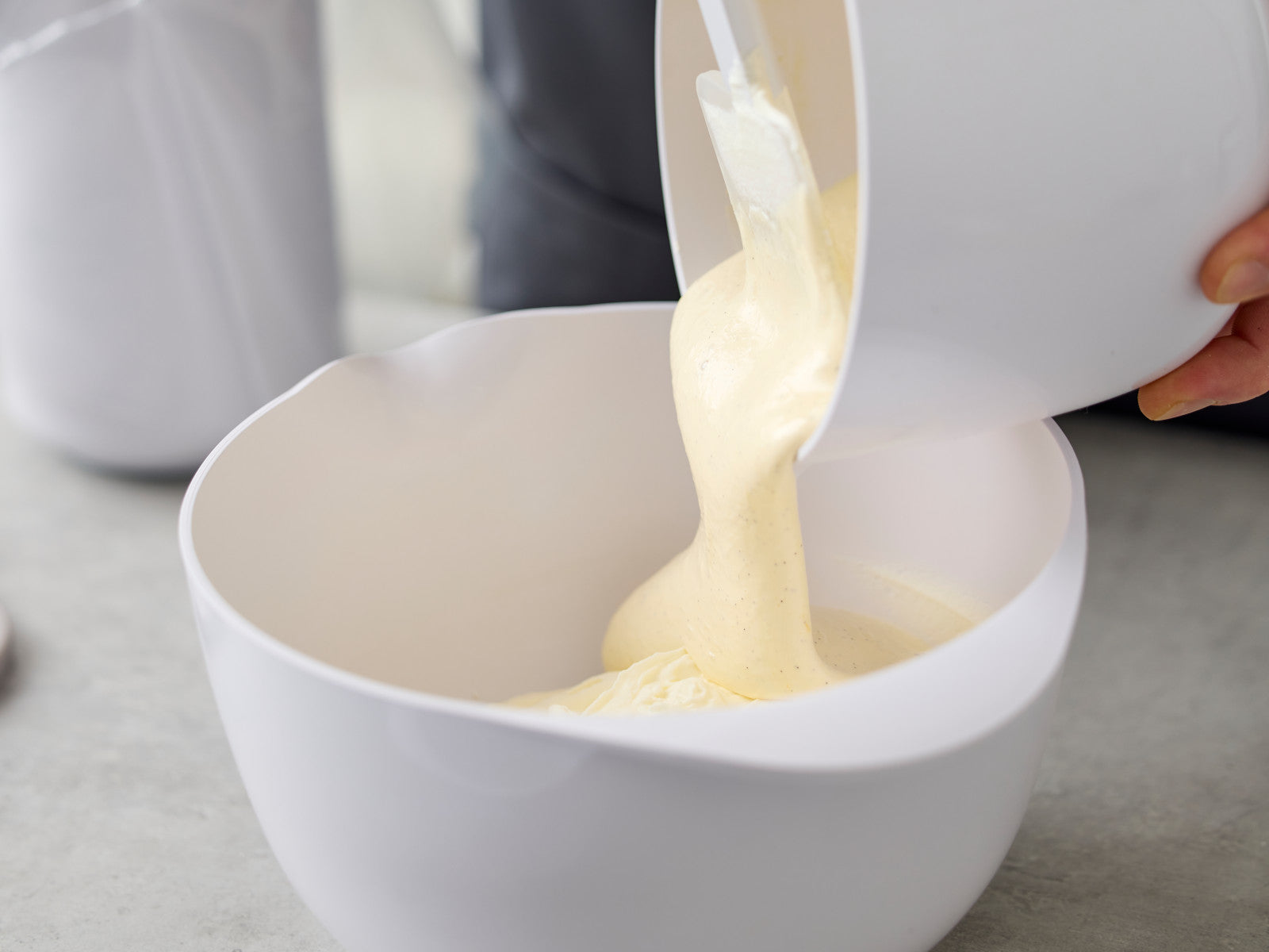 Rosti Margrethe Schüssel weiss 1,5l Lifestyle 1