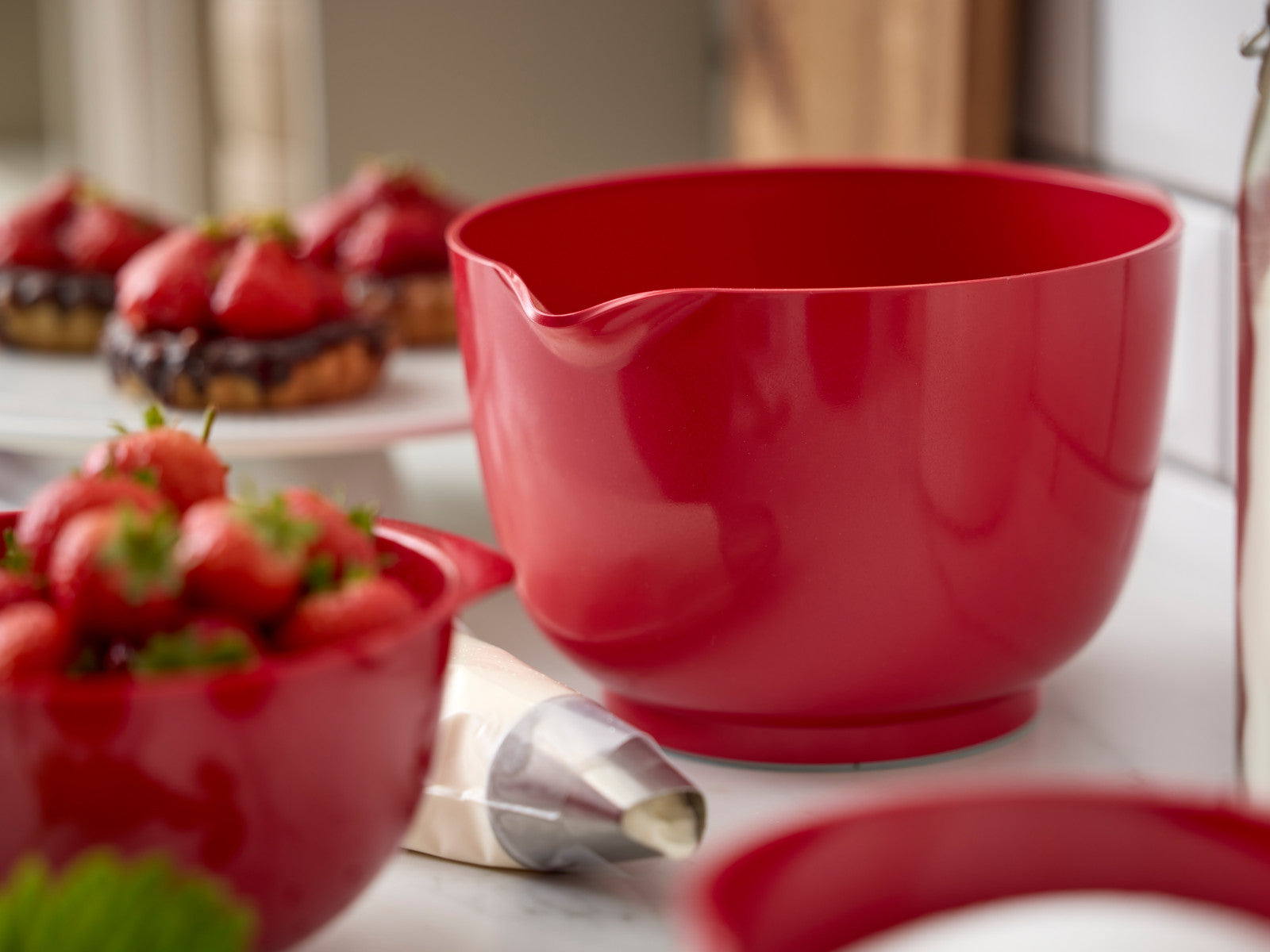 Rosti Margrethe Schüssel rot 2l Lifestyle 1