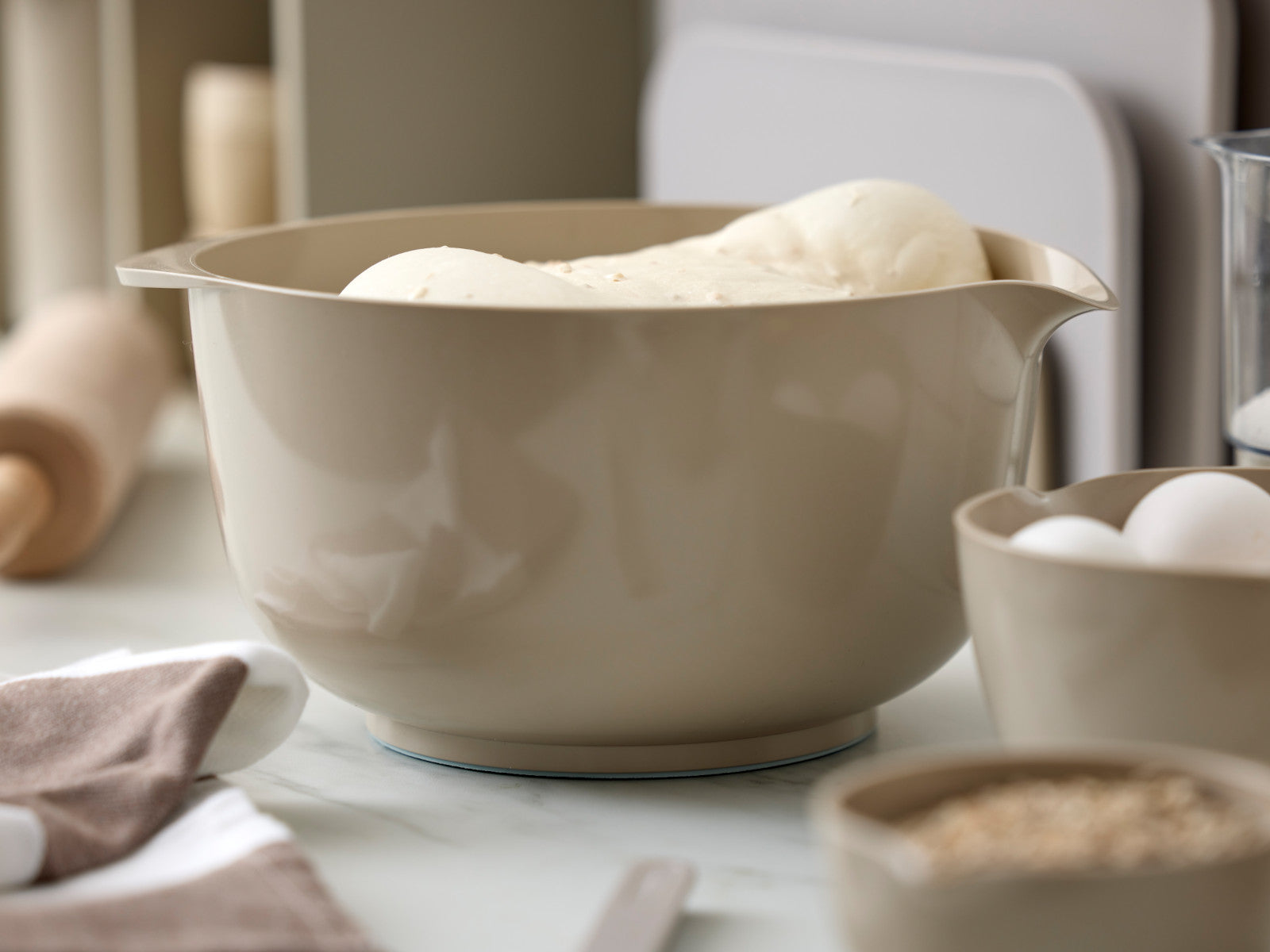 Rosti Margrethe Schüssel humus 4l Lifestyle 1