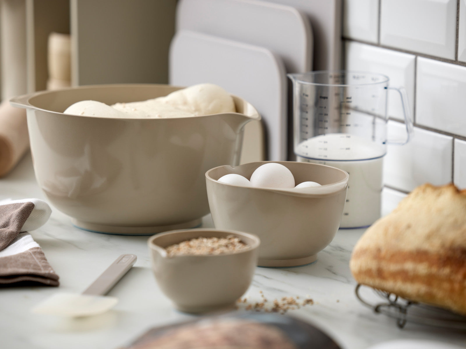 Rosti Margrethe Schüssel humus 4l Lifestyle 2