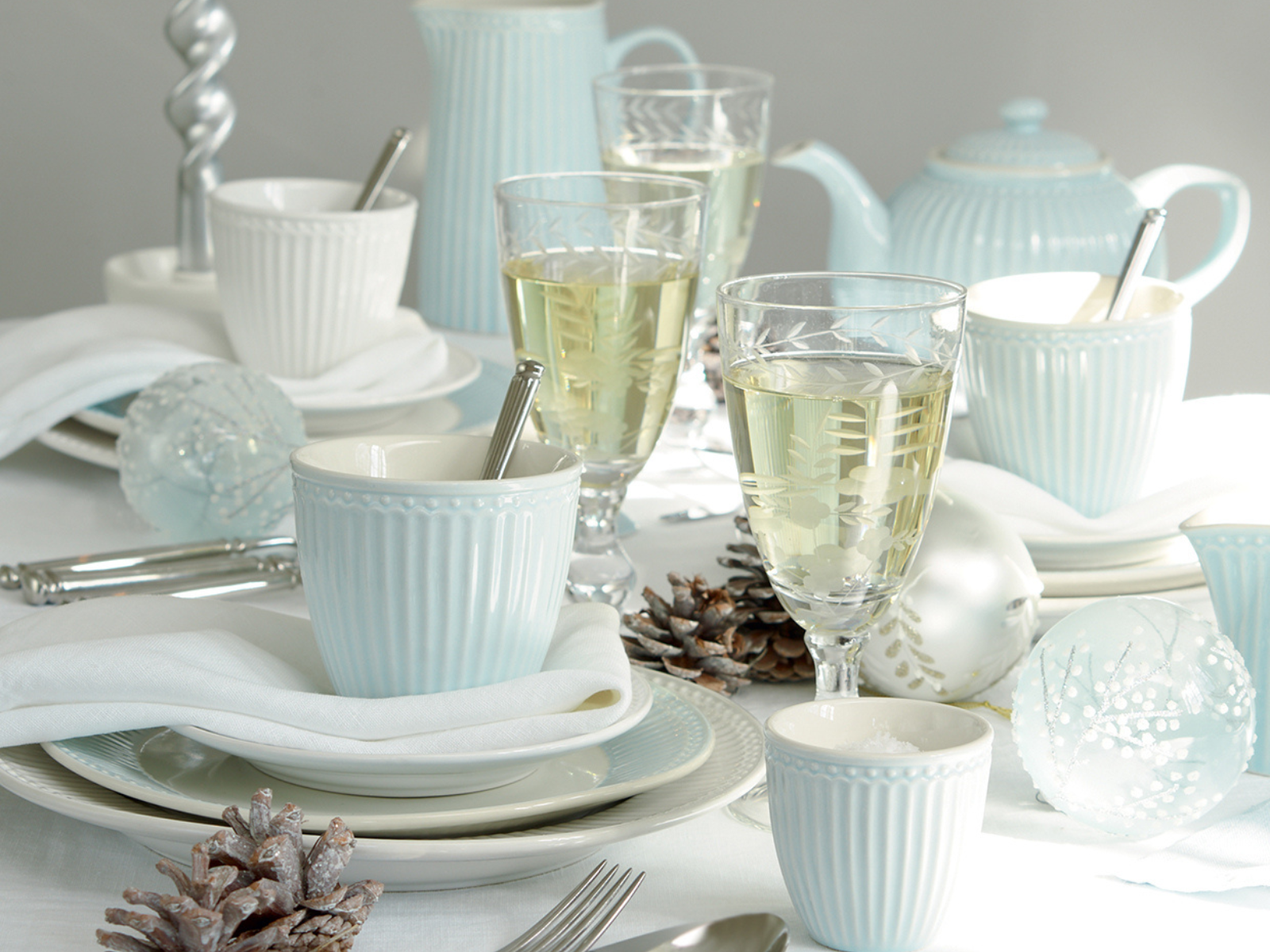 Greengate Alice Eierbecher pale blue 6,5 cm Set6 Lifestyle