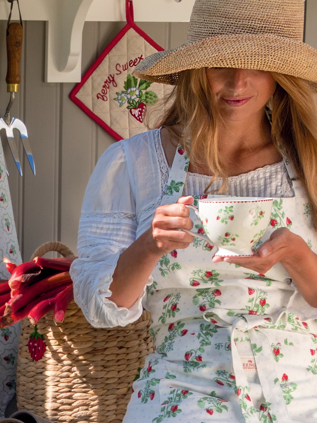 Greengate Berry Tasse white 0,35l Lifestyle 2