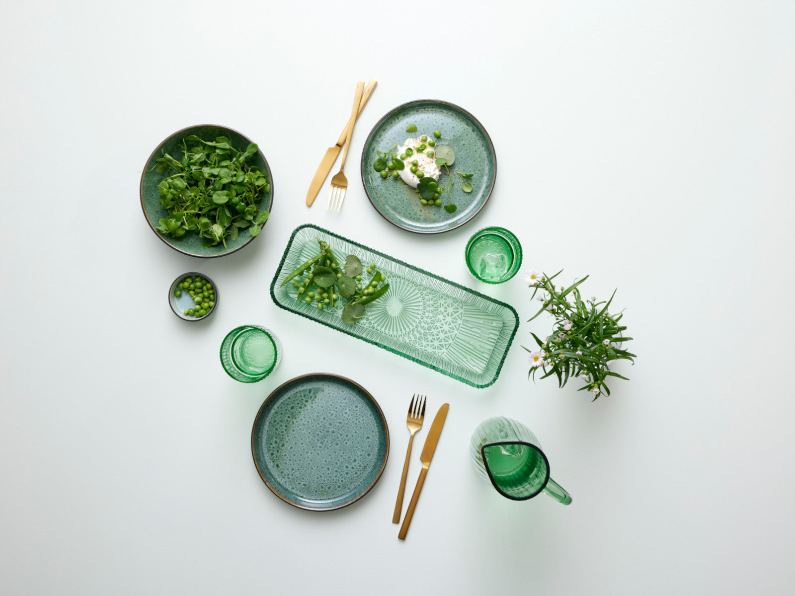 Bitz Kusintha Servierplatte rechteckig grün 38 x 14cm Lifestyle 2