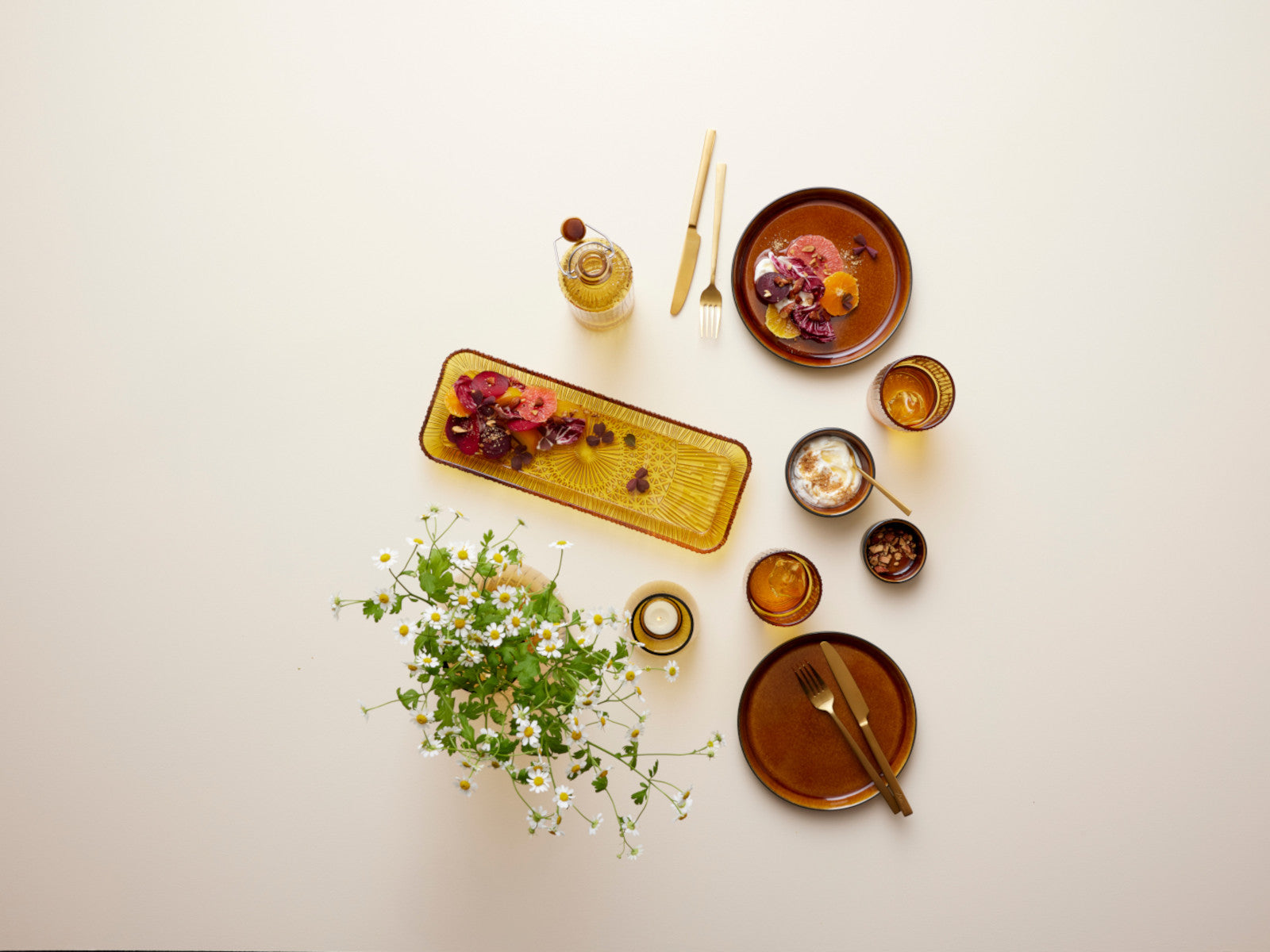 Bitz Kusintha Servierplatte rechteckig amber 38 x 14cm Lifestyle 2