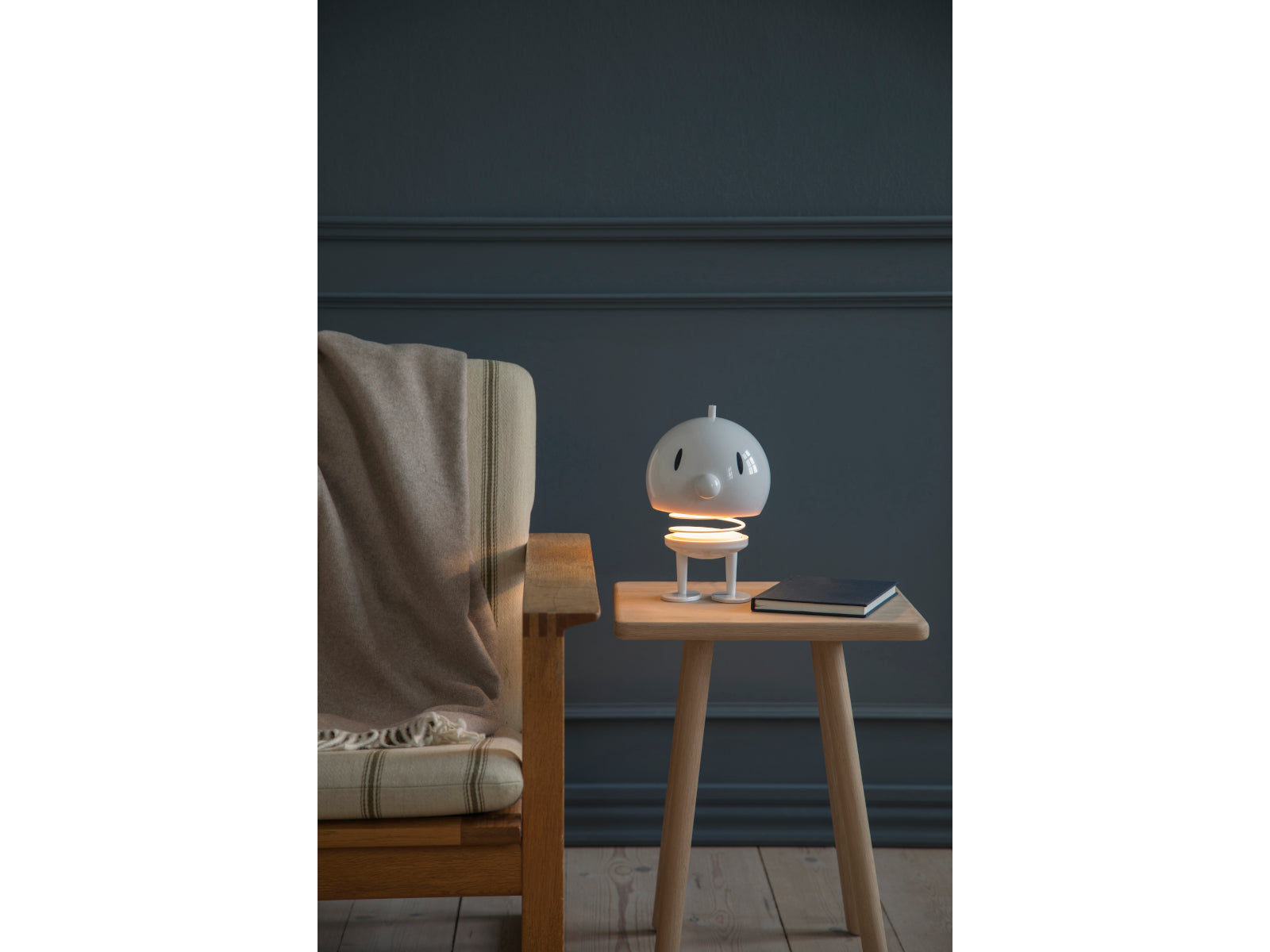 Hoptimist LED Lampe XL White 23cm Lifestyle 2