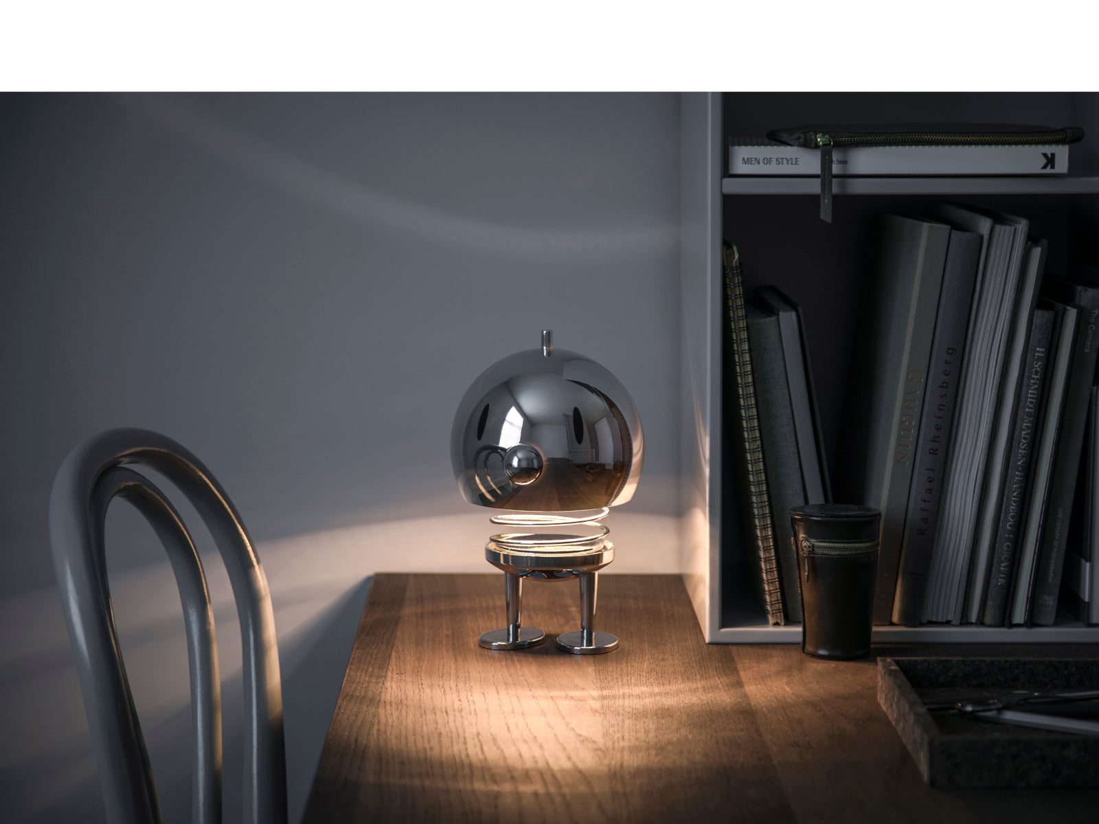 Hoptimist LED Lampe XL Chrome 23cm Lifestyle 2