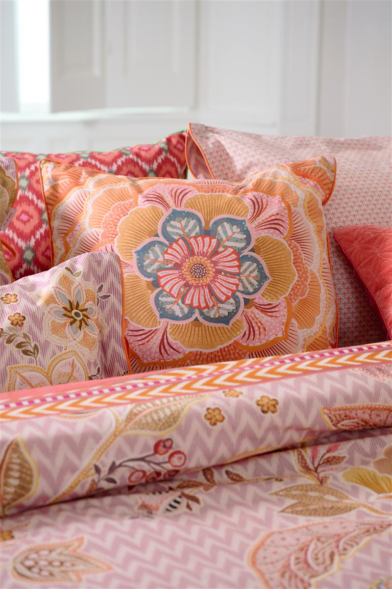 PIP STUDIO Hakuna Kissen lila 53x53cm (1 Stück) Lifestyle 1