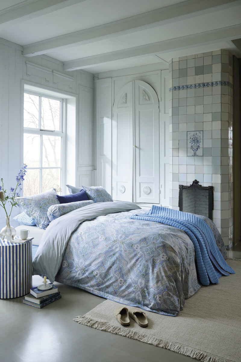 Pip Studio Moon Flower Bettwäsche hellblau 135x200cm (1 Stück) Lifestyle 1